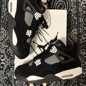 JORDAN 4 white thunder